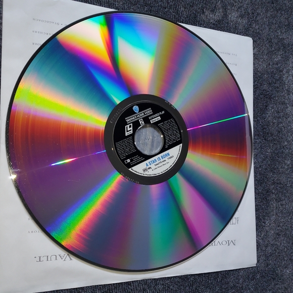 A Star Is Born 2 Laserdiscs 1954 Judy Garland James/Mason film (produced 1983) - Picture 11 of 12